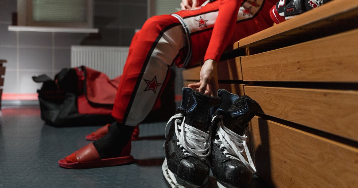 jak-odstranit-zapach-z-hokejove-vystroje (4)